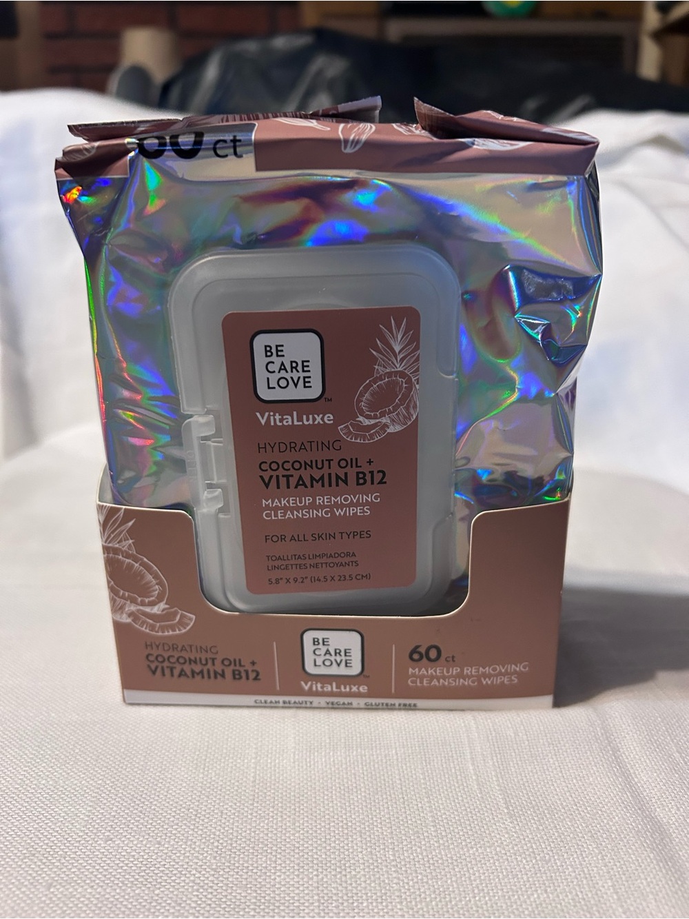 VitaLuxe Hydrating Coconut Oil + Vitamin B12 Makeup Remover Wipes - Rose Brown
